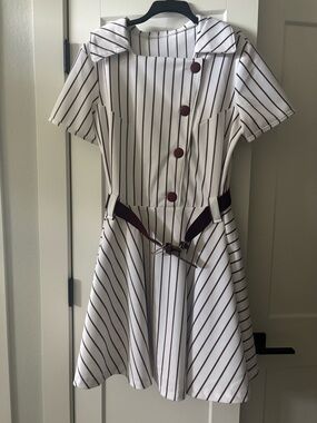 Woman’s Dress in White and Burgundy xxl